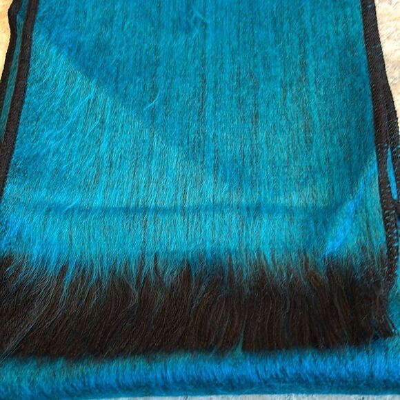 Beautiful alpaca scarf from Ecuador so soft and warm! - Picture 6 of 8